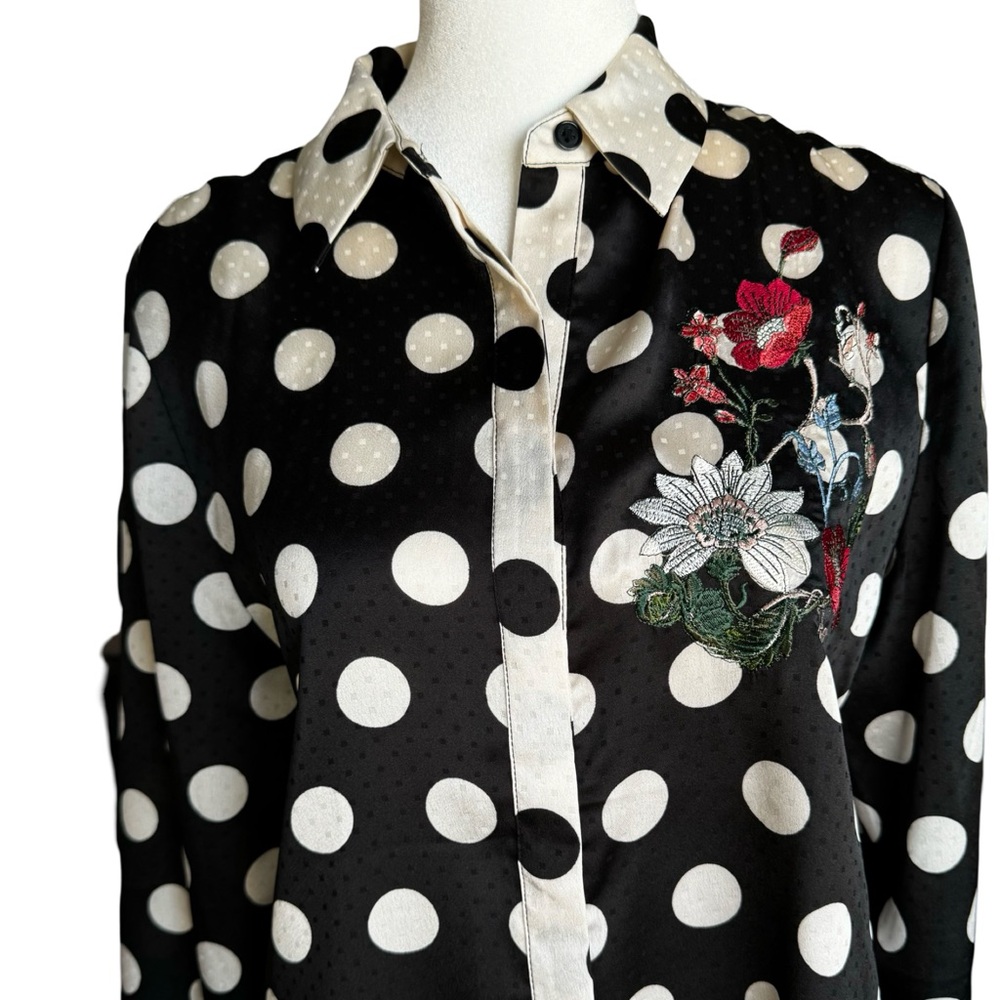 Chico’s Polka Dot Floral Embroidered Blouse - Picture 3 of 15